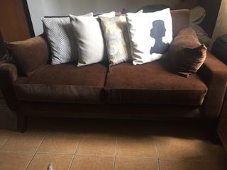 Used 2-3seater Velvet Couch