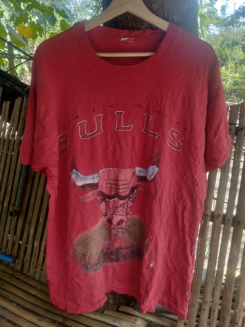 Vintage Chicago Bulls (Category: Tshirts & Polo Shirts ) located in Bago City. Submitted by nebg0699-24715 (Listing ID 1223501153, Image 2). Description: Vintage Chicago Bulls Tee Singles all the way Fit Large to XL 23.5 width 30 lenght Cut tags and may 2 pinholes.