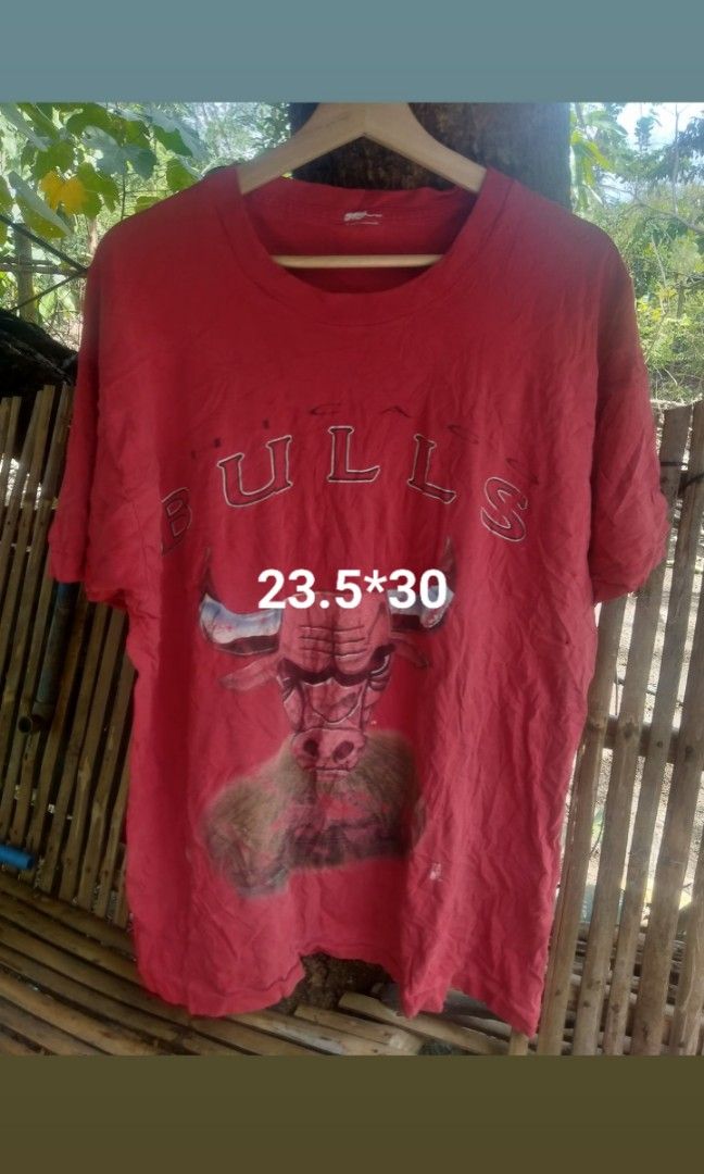 Vintage Chicago Bulls (Category: Tshirts & Polo Shirts ) located in Bago City. Submitted by nebg0699-24715 (Listing ID 1223501153, Image 1). Description: Vintage Chicago Bulls Tee Singles all the way Fit Large to XL 23.5 width 30 lenght Cut tags and may 2 pinholes.