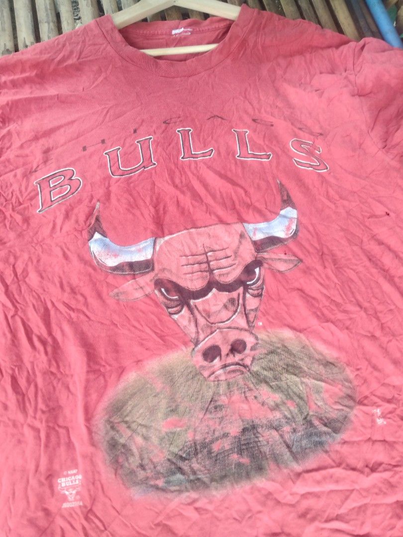 Vintage Chicago Bulls (Category: Tshirts & Polo Shirts ) located in Bago City. Submitted by nebg0699-24715 (Listing ID 1223501153, Image 3). Description: Vintage Chicago Bulls Tee Singles all the way Fit Large to XL 23.5 width 30 lenght Cut tags and may 2 pinholes.
