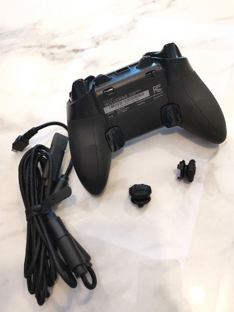 Xbox One Razer Console XBox controller: Xbox One & Windows 10 Razer Wolverine Tournament ...