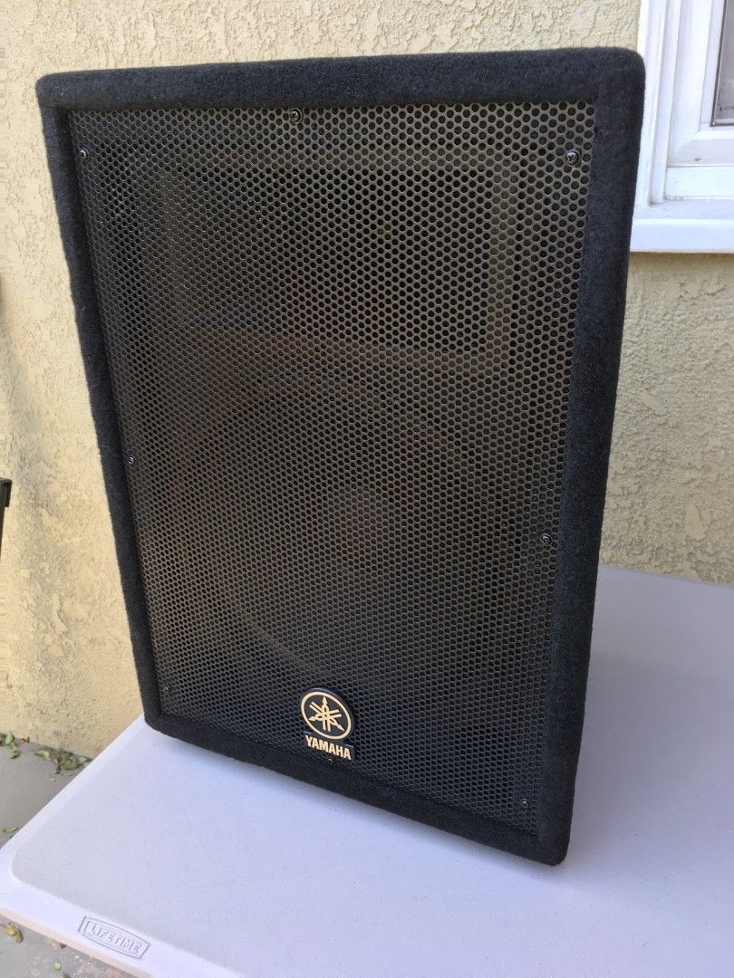 Yamaha a12 300w passive speakers