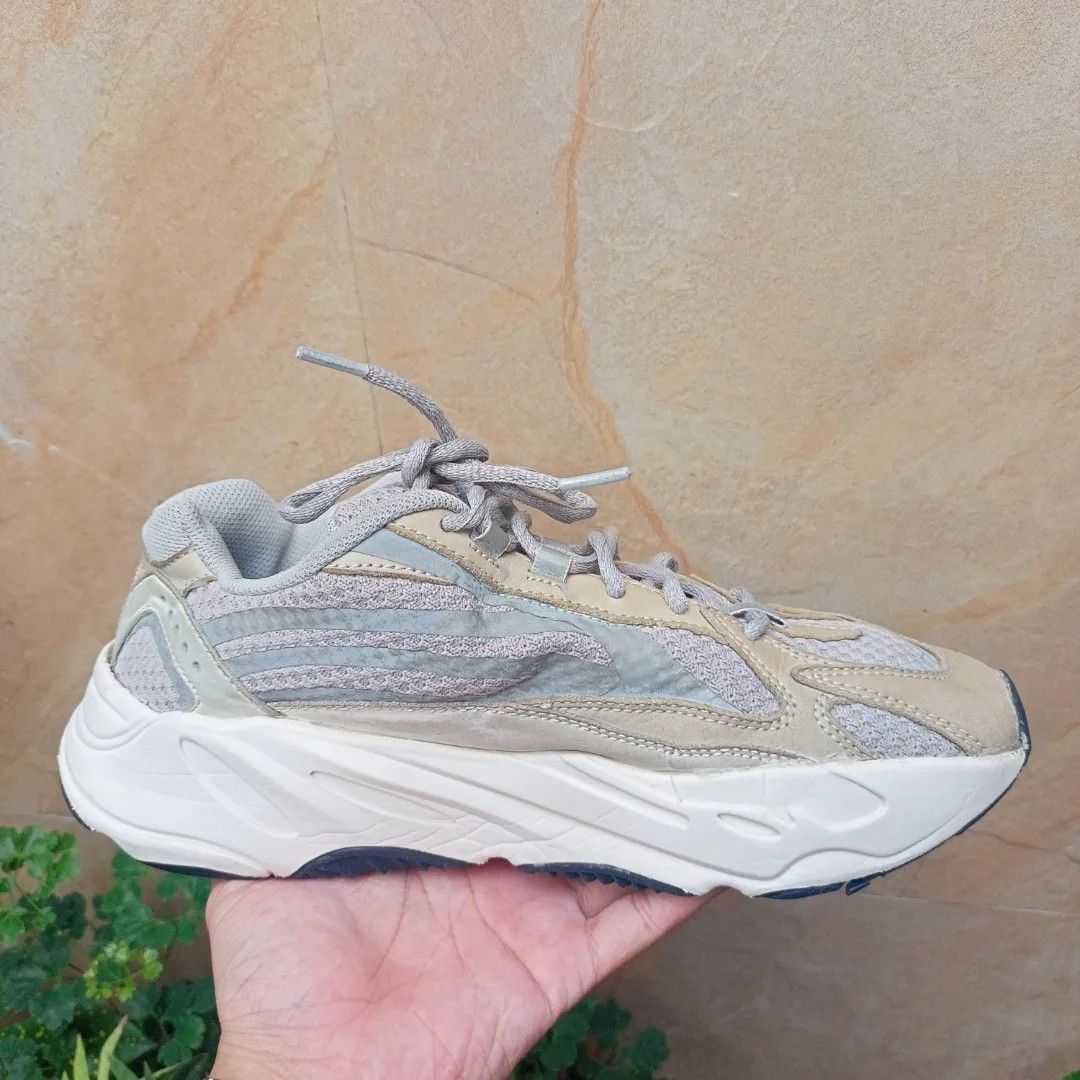 Yeezy 700 V2 Static