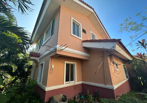 (Category: ) located in . Submitted by buenamano.foreclosed (Listing ID 1183568174, Image 1). Description: .