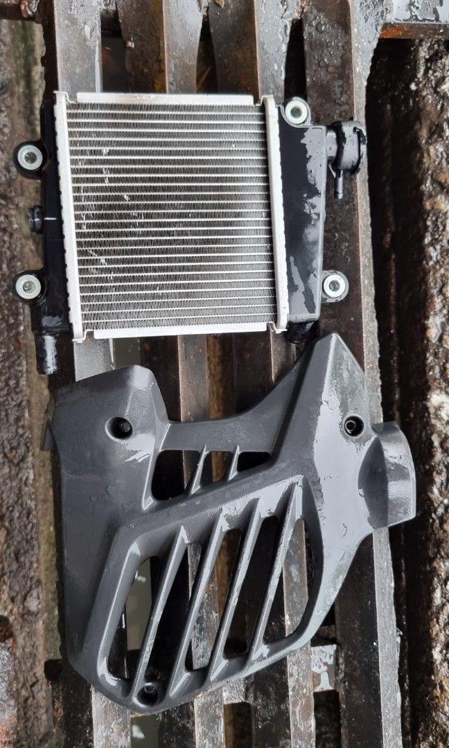 Aerox v1 radiator, Motorcycles, Motorcycle Accessories on Carousell