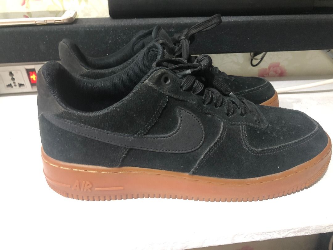 Nike Air Force 1 '07 LV8 Suede Black/Gum - AA1117-001