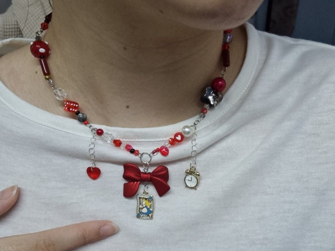 Alice necklace discount