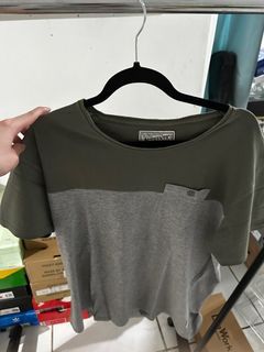 Authentic green pocket tee