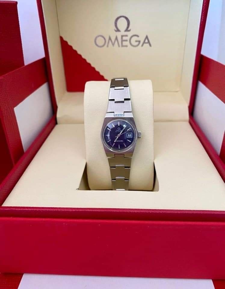Authentic Vintage Omega Seamaster Automatic watch for women Small to med wrist size 17cm Blue dial 26mm Swiss Made Stainless Steel With