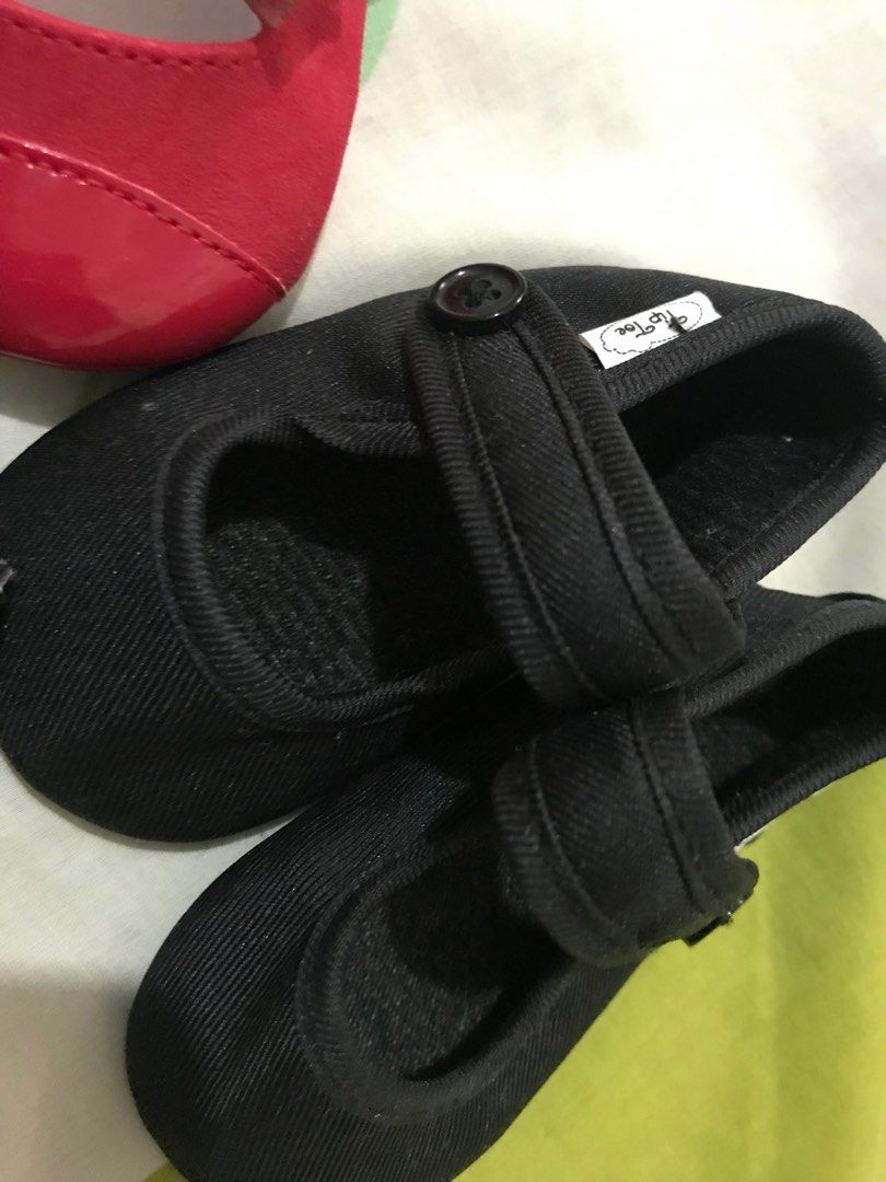 Baby Shoes Bundles (Category: Babies & Kids Fashion) located in Claveria. Submitted by cielao3 (Listing ID 1218382684, Image 3). Description: TAKE ALL! 0-6mos Gymboree Red Children's Place Black Tip Toe Black.