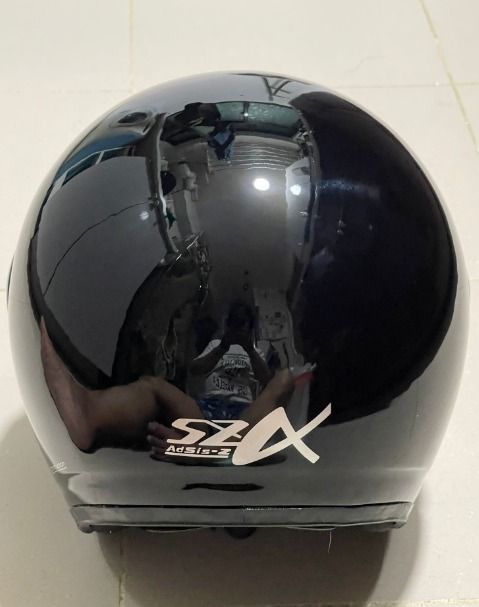 Black Arai Alpha Helmet (Category: Motorcycle Accessories) located in Singapore. Submitted by plusize25 (Listing ID 1218401512, Image 3). Description: Condition: 8 / 10 Still in good condition.. Selling due to many helmets.. Able to come and view.. New paint work.. Size of helmet: M Any other enquiries do pm me thanks.. Able to slight nego but no lowballers please..thanks!! (Can let me know your price) Helping a friend to sell but please dont be 