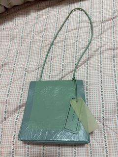 (Category: ) located in . Submitted by kiyo166 (Listing ID 1218385888, Image 1). Description: .
