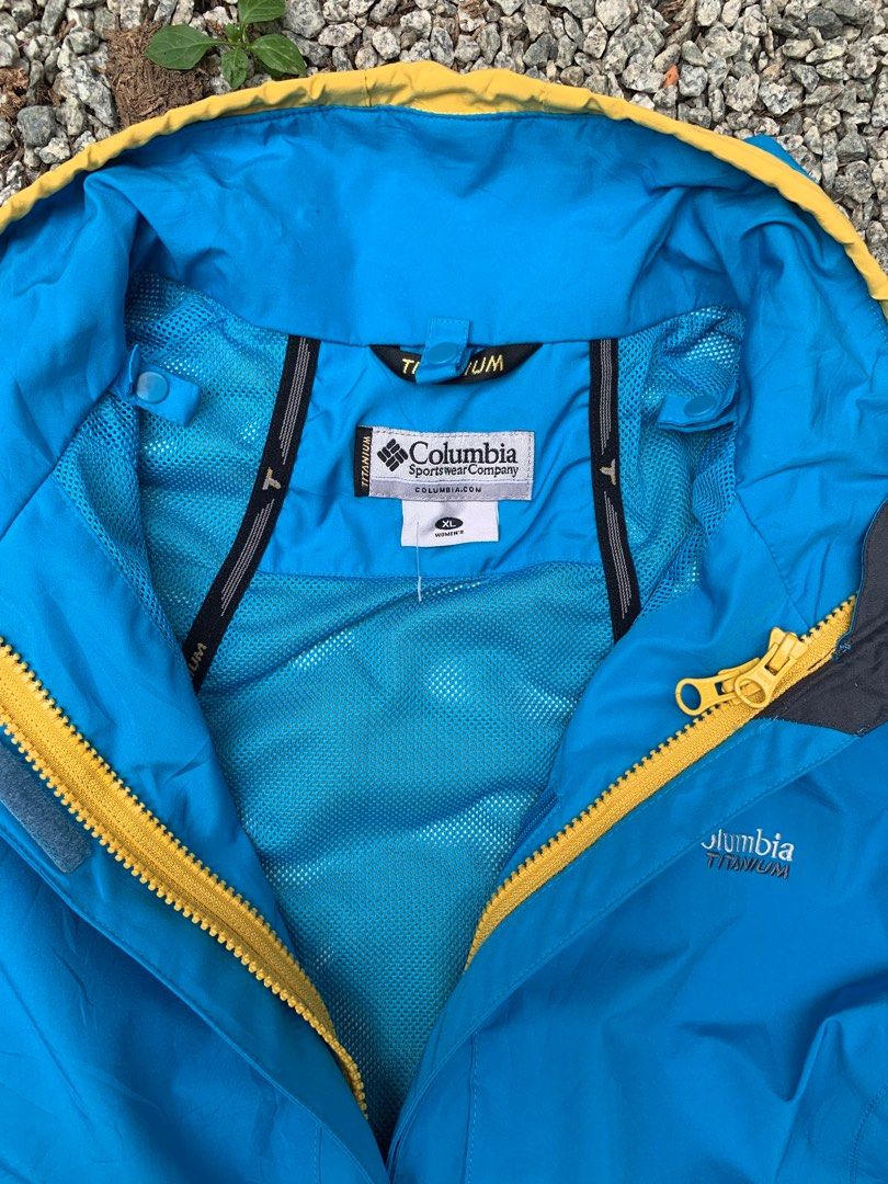 Columbia Titanium Windbreaker, Men's Fashion, Coats, Jackets and Outerwear  on Carousell