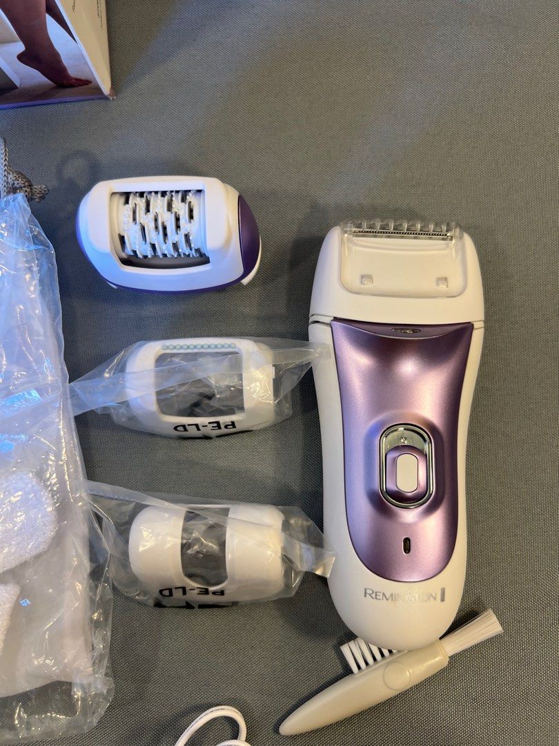 Cordless Wet and Dry Epilator (Category: Hair) located in Quezon City. Submitted by lucas_luxuries (Listing ID 1218451765, Image 3). Description: Remington Cordless Wet and Dry Epilator Details: Remove hair for up to 6 weeks* in or out of the shower with the Remington Smooth & Silky Wet/Dry Face & Body Epilator. It features an updated design that’s built for comfort**! The perfect angle cap, detail light and pivoting head provide optimal coverage