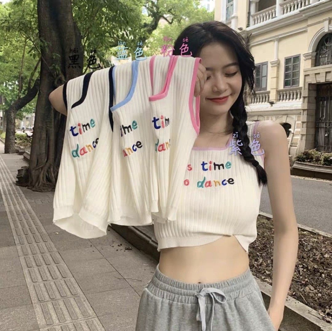 Cute girl shop crop top outfits