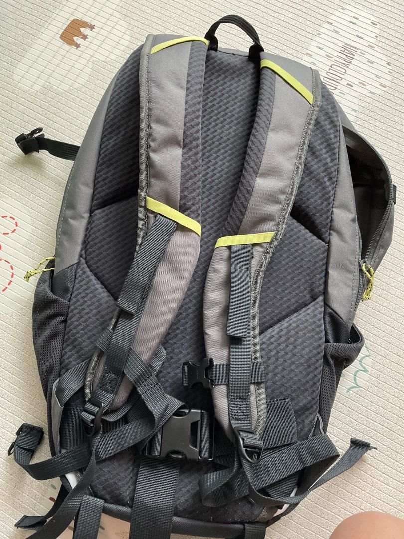 Decathlon Quechua Backpack (30L) NH Arpenaz 100, Men's Fashion, Bags, Backpacks on Carousell