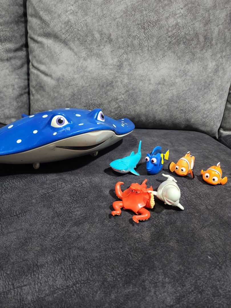 Finding nemo shop stingray toy