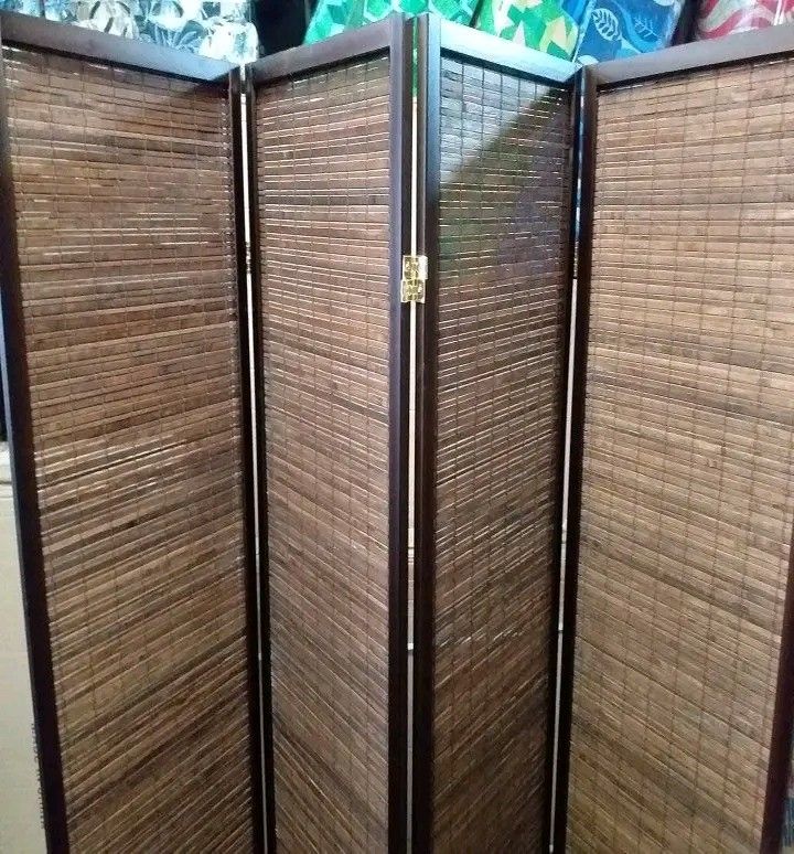 Folding Divider 180cm, Furniture & Home Living, Furniture, Other Home Furniture on Carousell