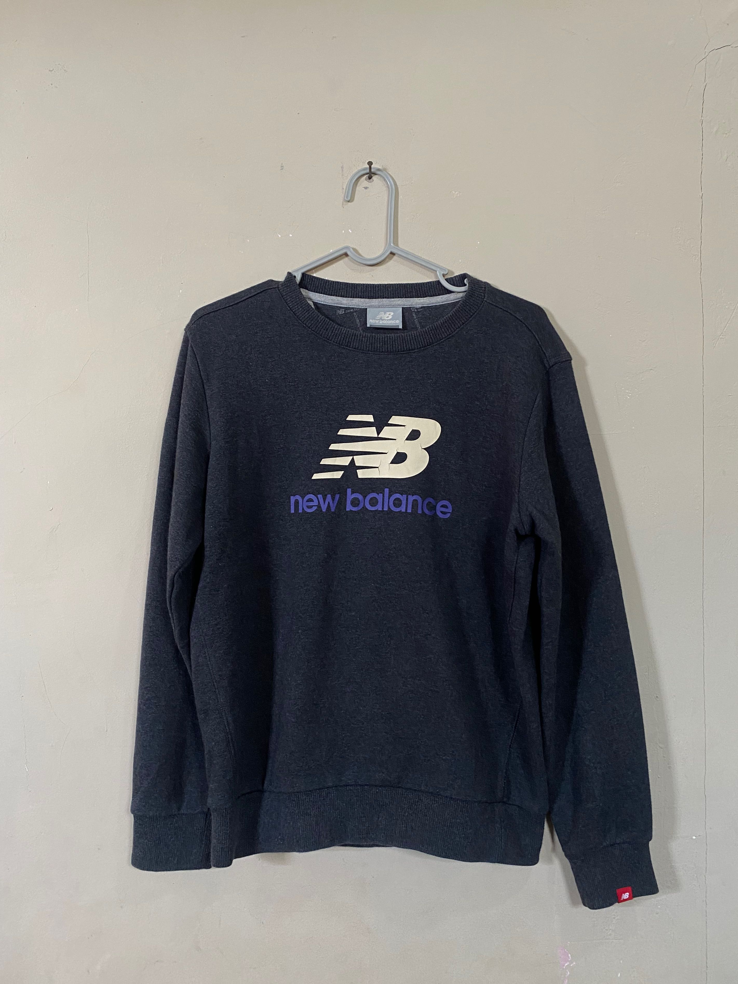 Sweater new hotsell balance original