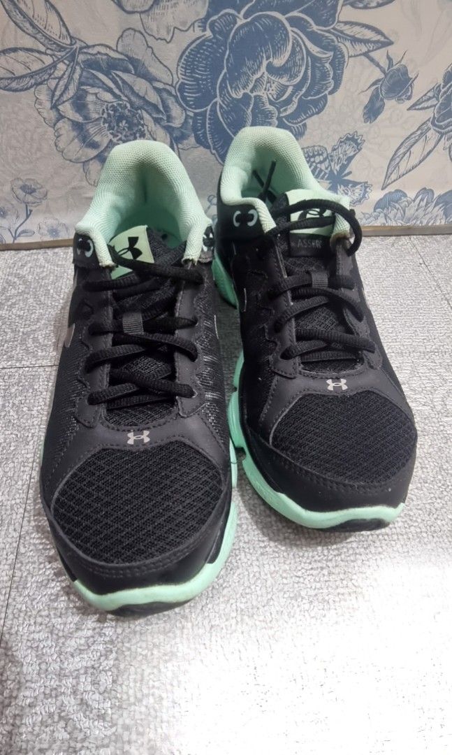 SUPER SALE Under Armour Assert 6 Light Weight Running