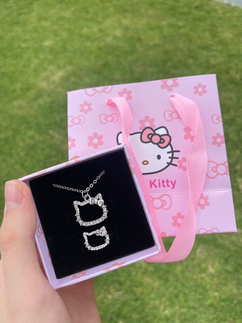 Hello kitty top necklace set