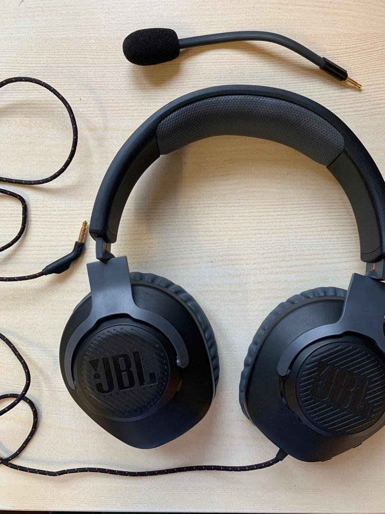 JBL Quantum 100 Headphones, Audio, Headphones & Headsets on Carousell