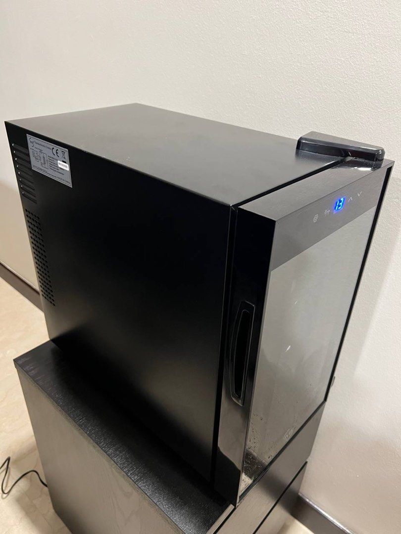 JVD Mini 21L Wine Chiller Drinks Cooler, TV & Home Appliances, Kitchen Appliances, Wine Cellar