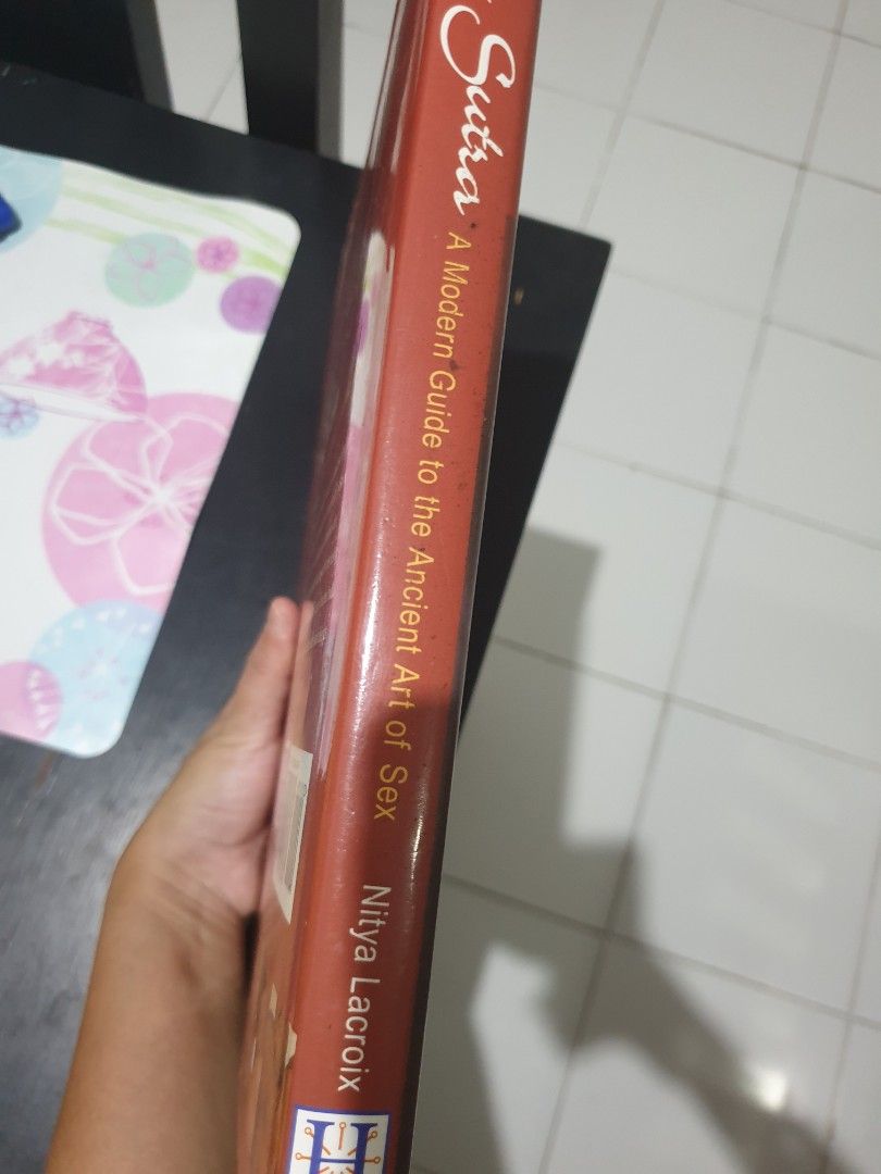 Kama Sutra, Buku &amp; Alat Tulis, Buku di Carousell