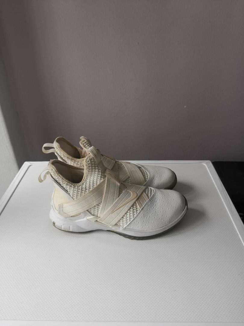 Lebron soldier clearance 11 triple white