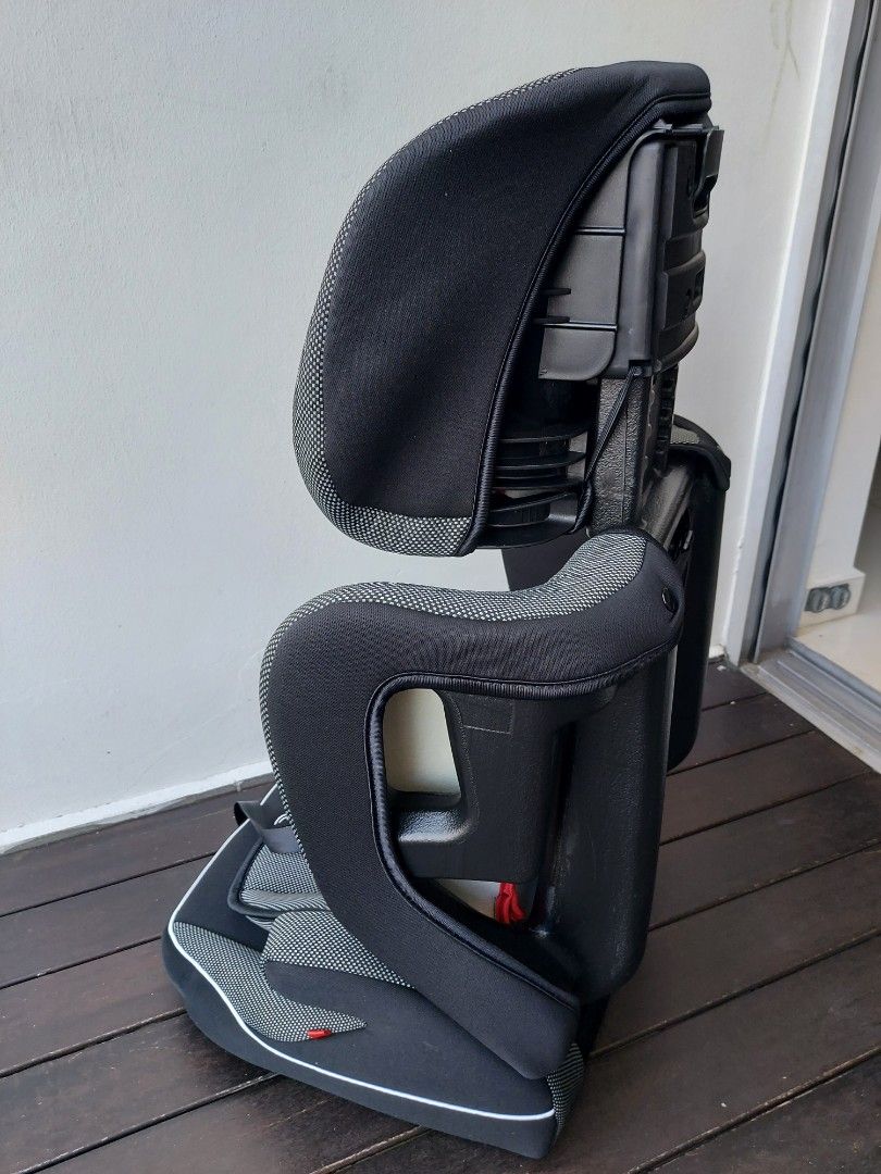 Little Tikes car seat, Babies & Kids, Going Out, Car Seats on Carousell
