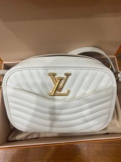 Louis Vuitton New Wave Camera Bag, Women's Fashion, Bags & Wallets, Purses  & Pouches on Carousell