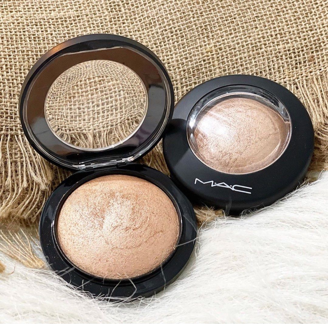 MAC mineralize skin finish highlighter (Category: Makeup) located in Quezon City. Submitted by girlboss_mnl (Listing ID 1218538571, Image 1). Description: ✨M A C Mineralize Skin Finish Shade: Bling me to life BRANDNEW - Full size Php1,200 only! (Retails for Php2,650).