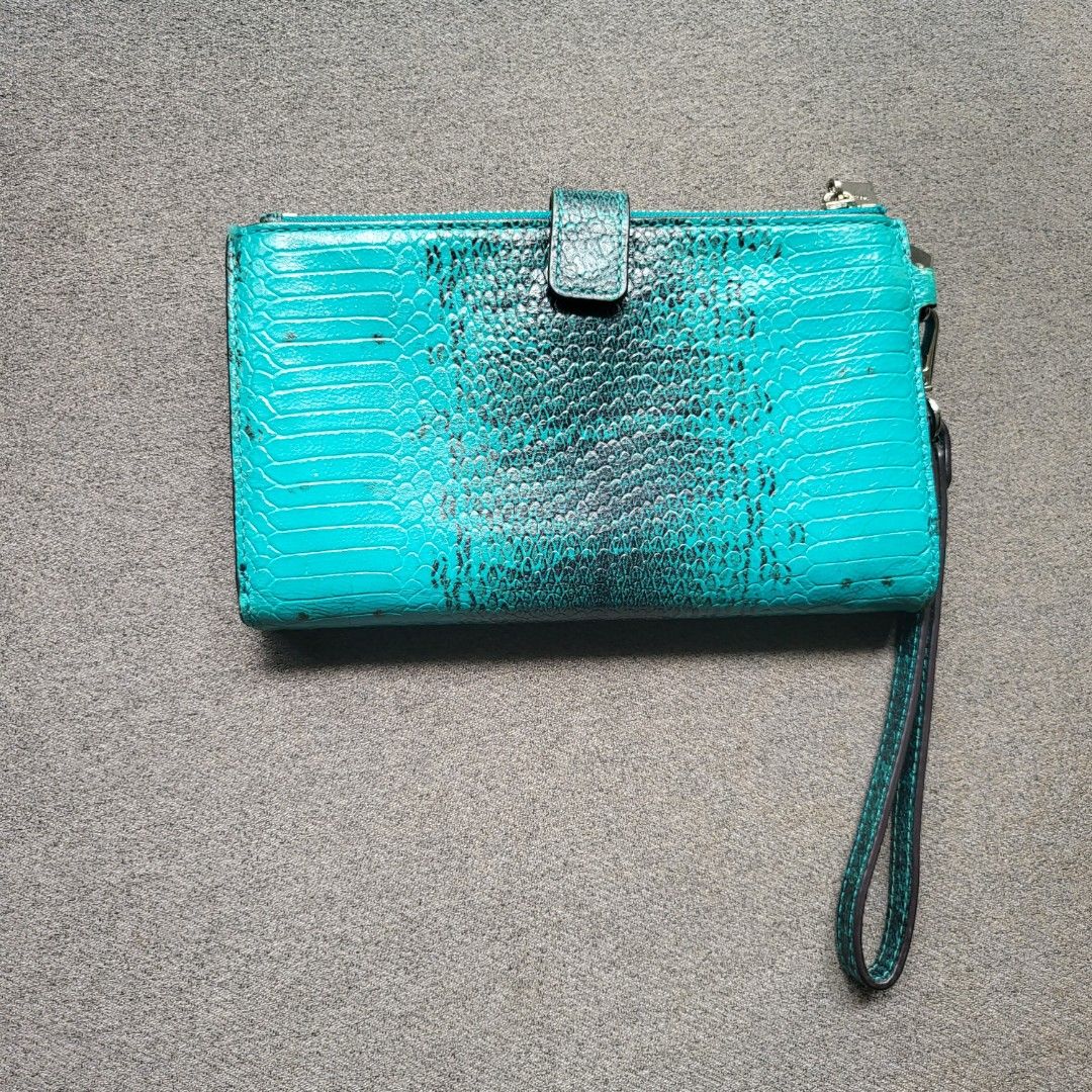 Michael kors snakeskin smartphone wristlet discount