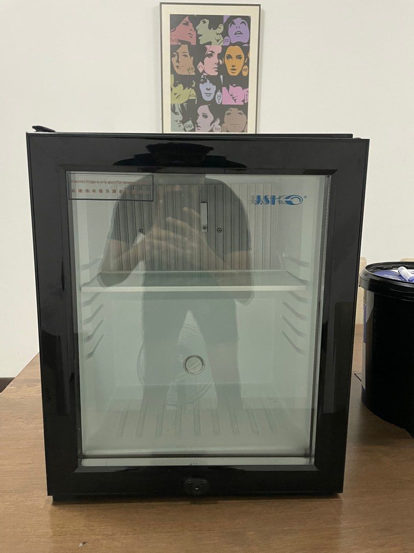 Mini fridge / Mini bar, TV & Home Appliances, Other Home Appliances on