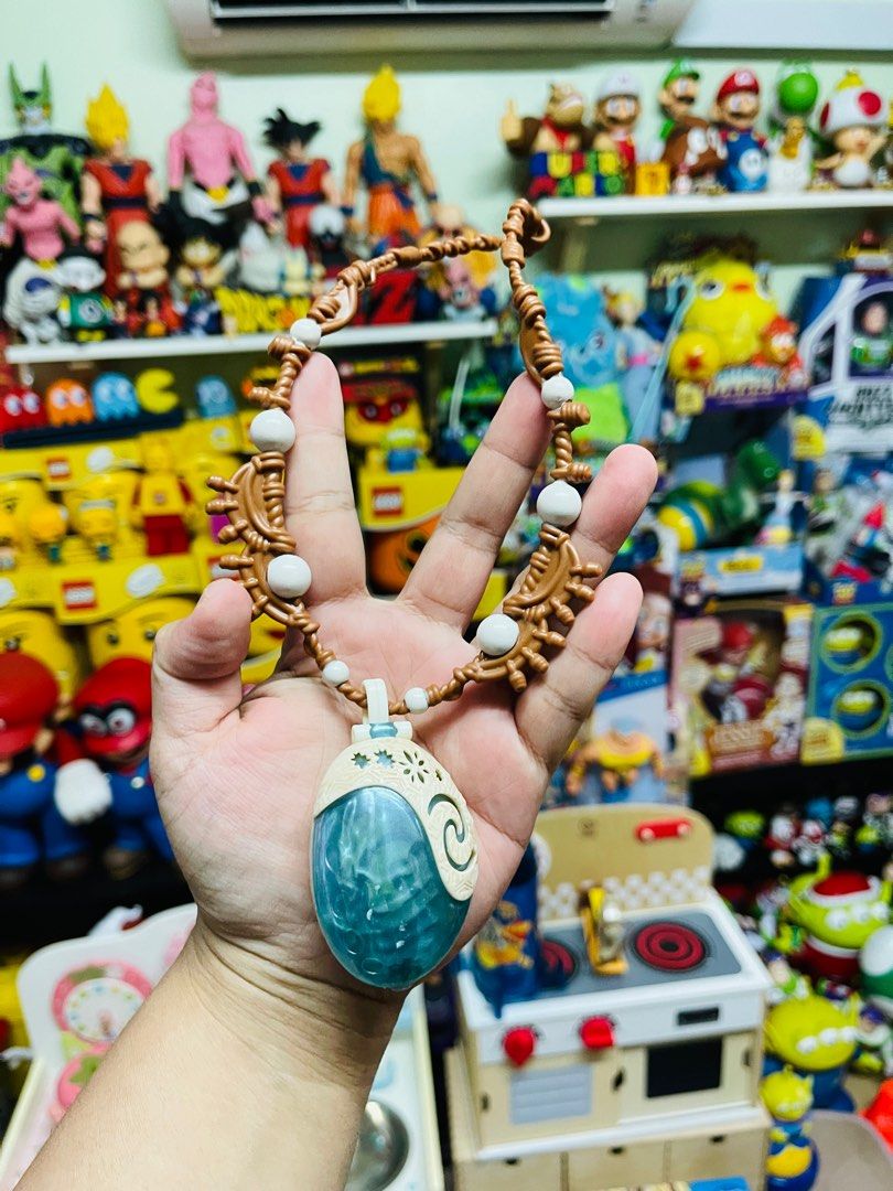 Moana magical hot sale seashell necklace