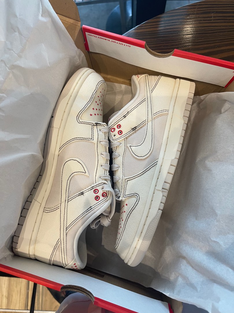 dunk lows foot locker