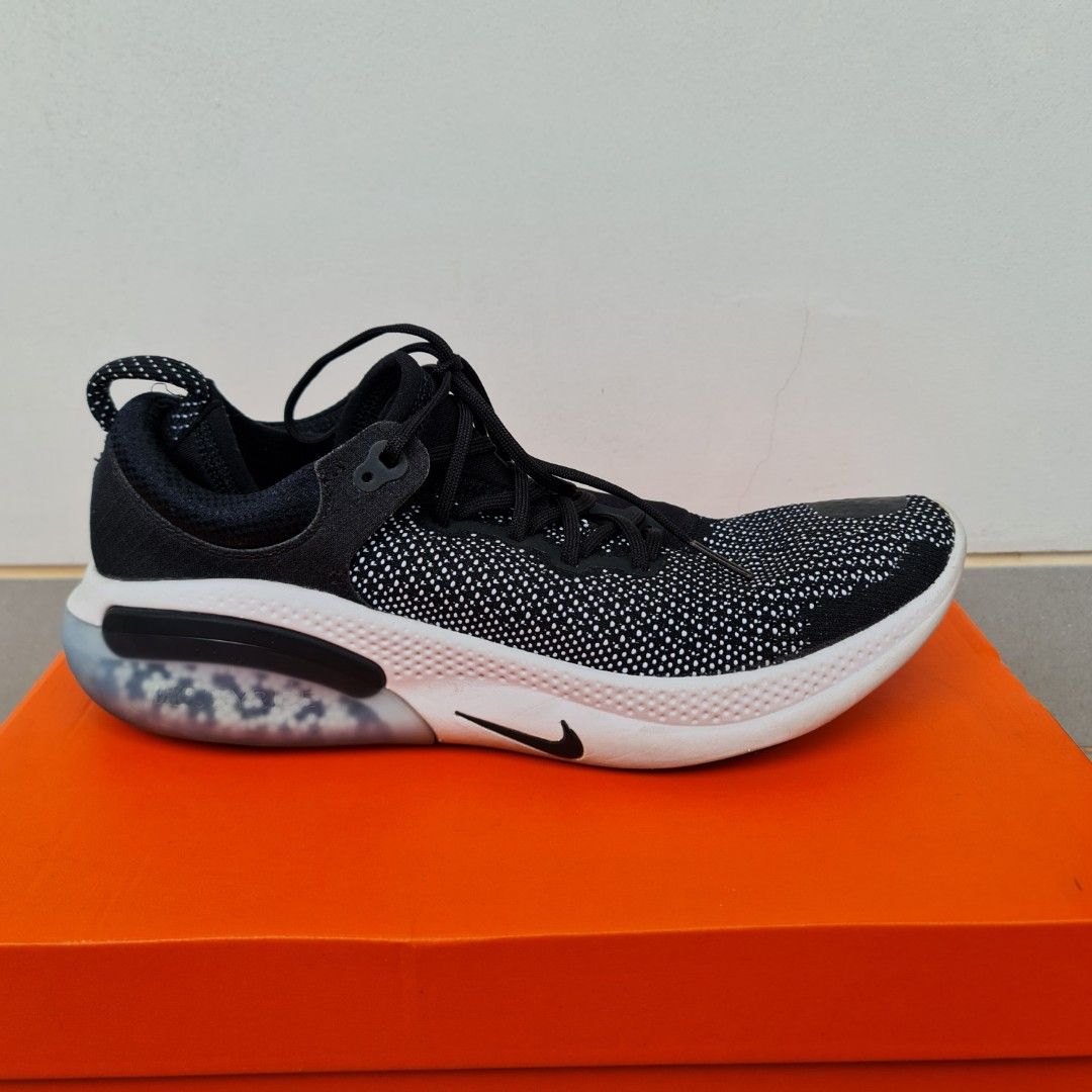 sepatu nike joyride