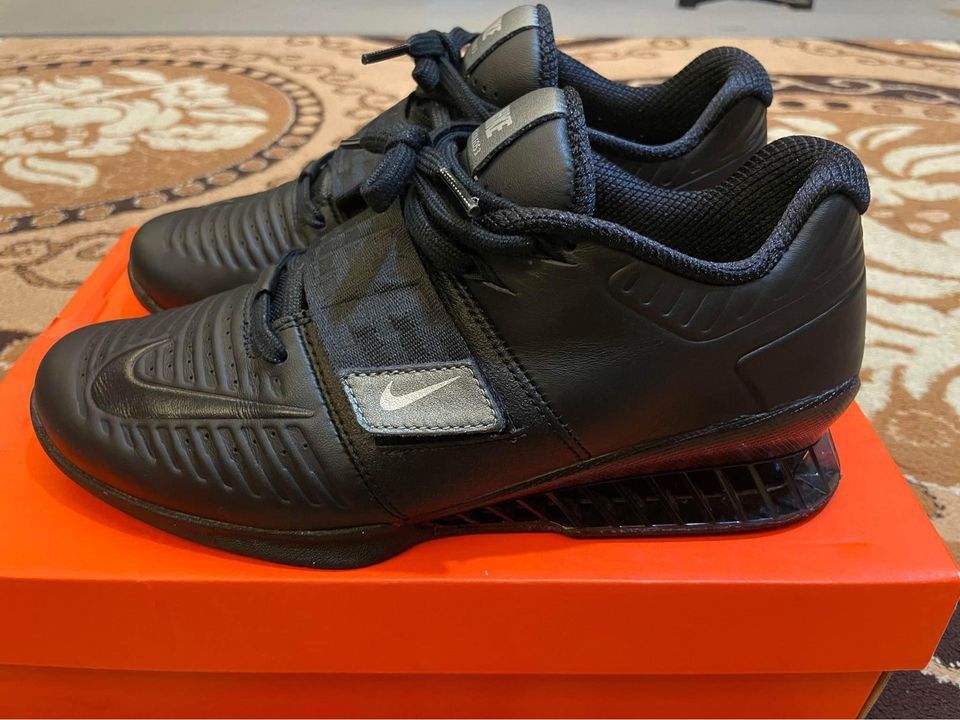 Nike romaleos 3 size 6.5 sales