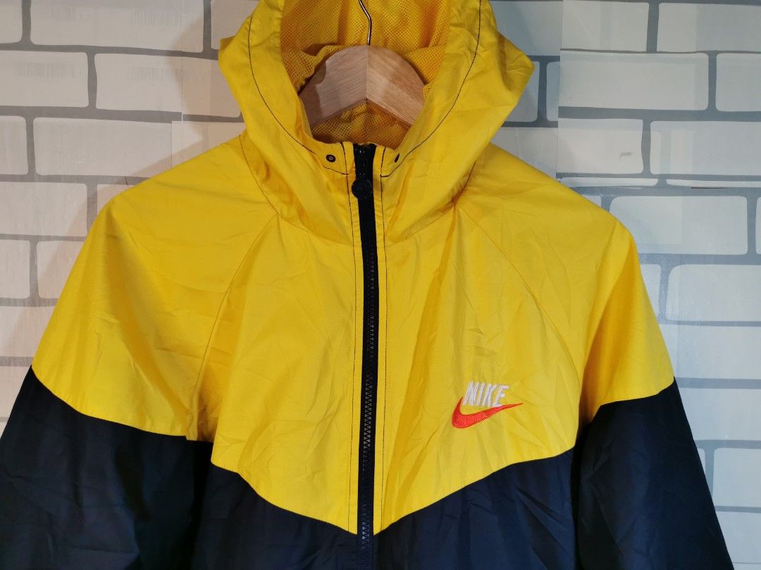 tan nike windbreaker