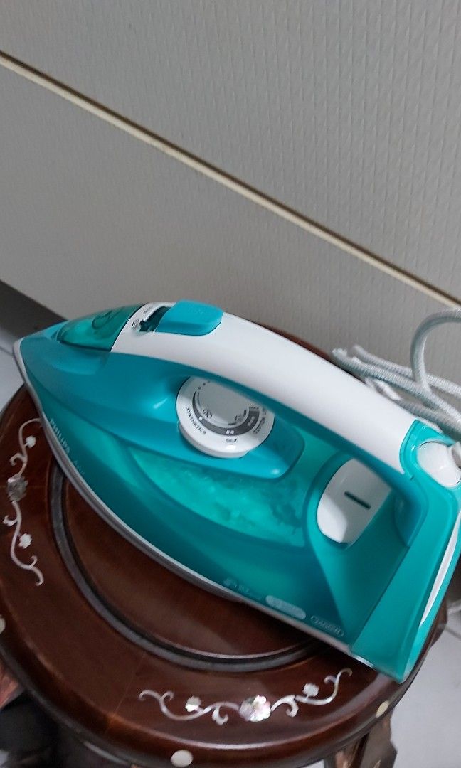 PHILIPS AZUR steam iron hi, TV & Home Appliances, Irons & Steamers on
