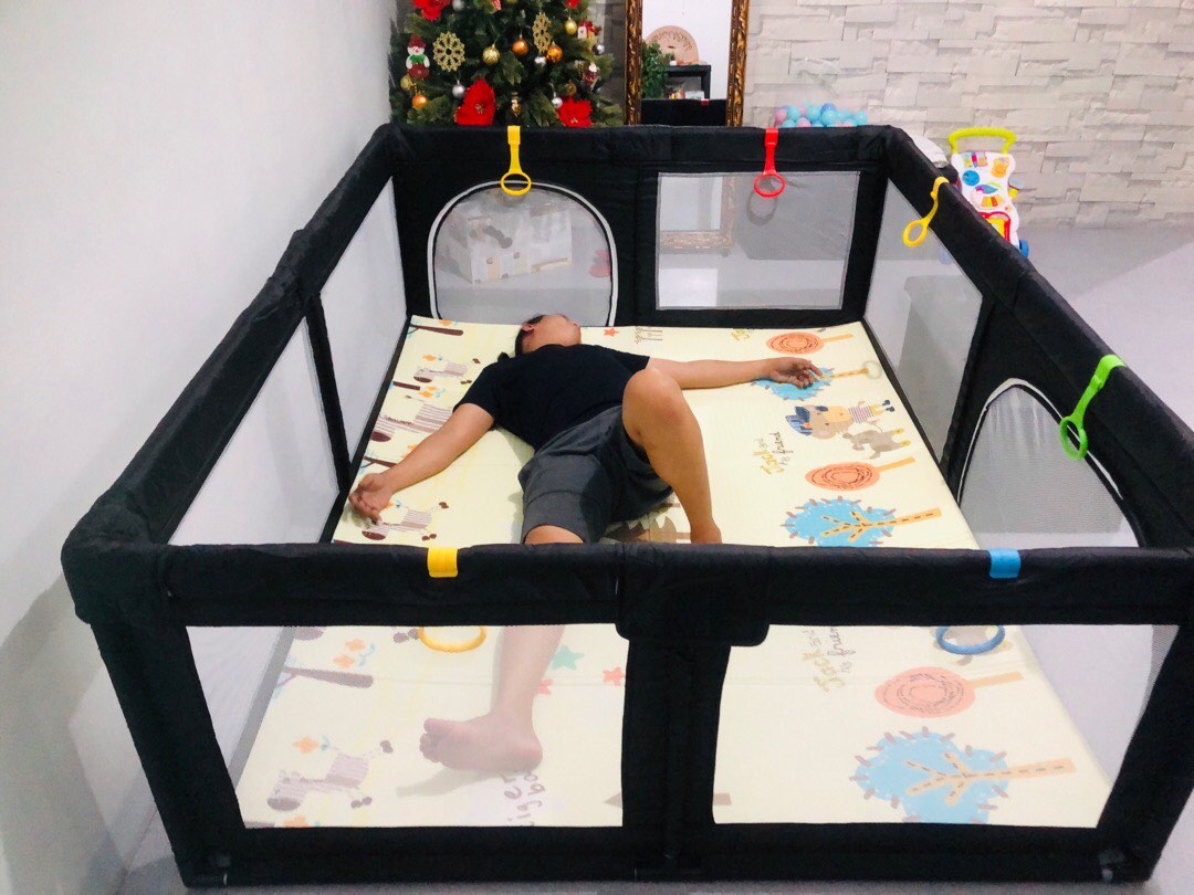PLAYPEN QUEEN SIZE, Babies & Kids, Baby Nursery & Kids Furniture, Cots