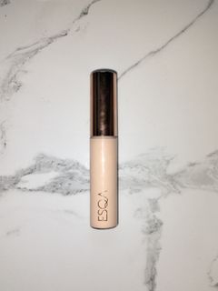 (preloved) concealer ESQA - shade vanilla 15 gram big size
