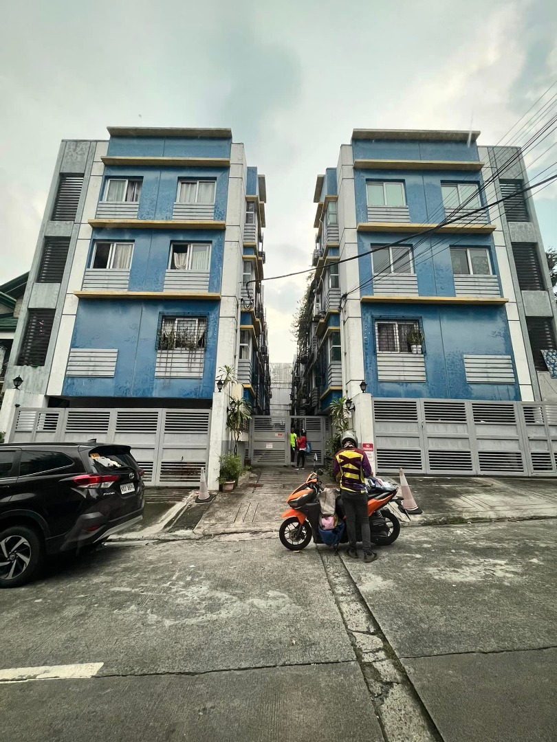 Quezon City 4 storey townhouse near Quezon City Hall P9.5 Million on Carousell