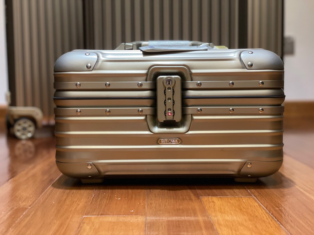 Rare Rimowa Topas Titanium Beauty Case 11L Hobbies Toys