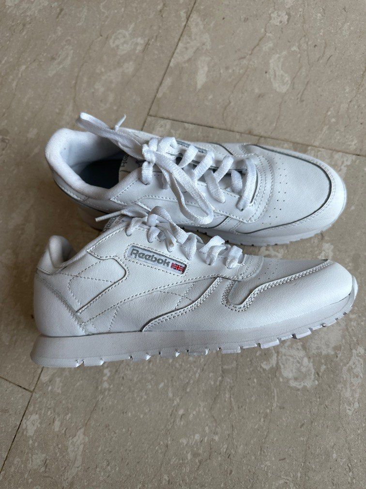 Reebok sports white shoes discount