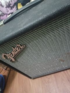 RUSH LOWPRICE Fender Rumble Bass amplifier
