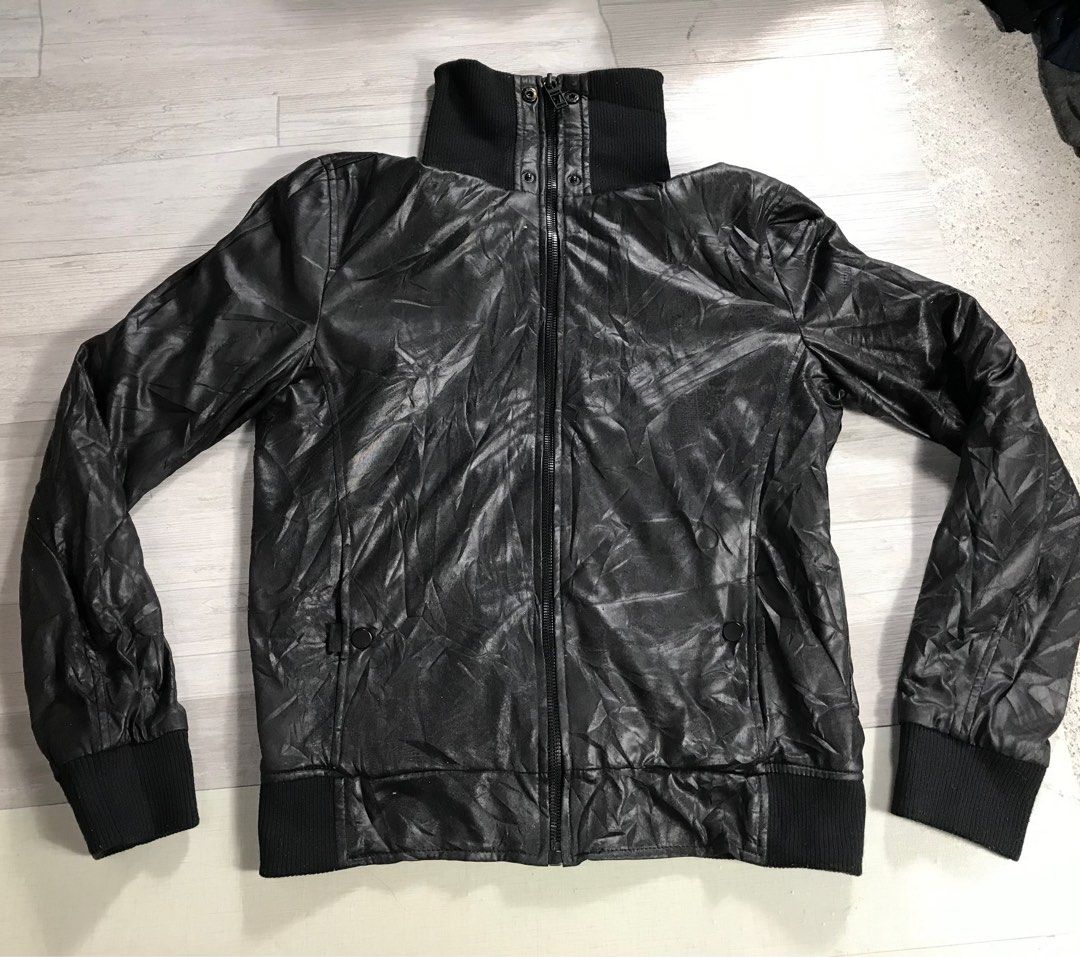Size m jacket Zara man pit 19 Men s Fashion Activewear on Carousell
