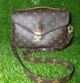 Affordable lv beg For Sale, Shoulder Bags