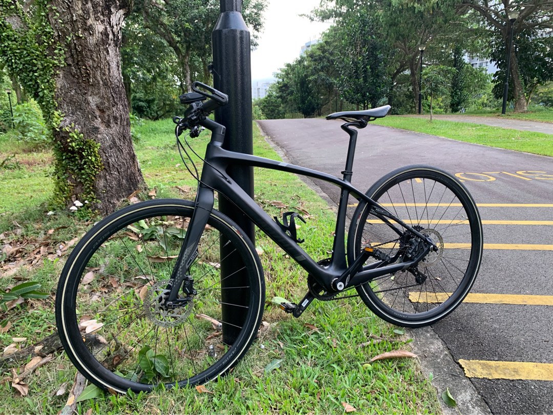 Specialized Sirrus Expert Carbon X1 S size Sports Equipment