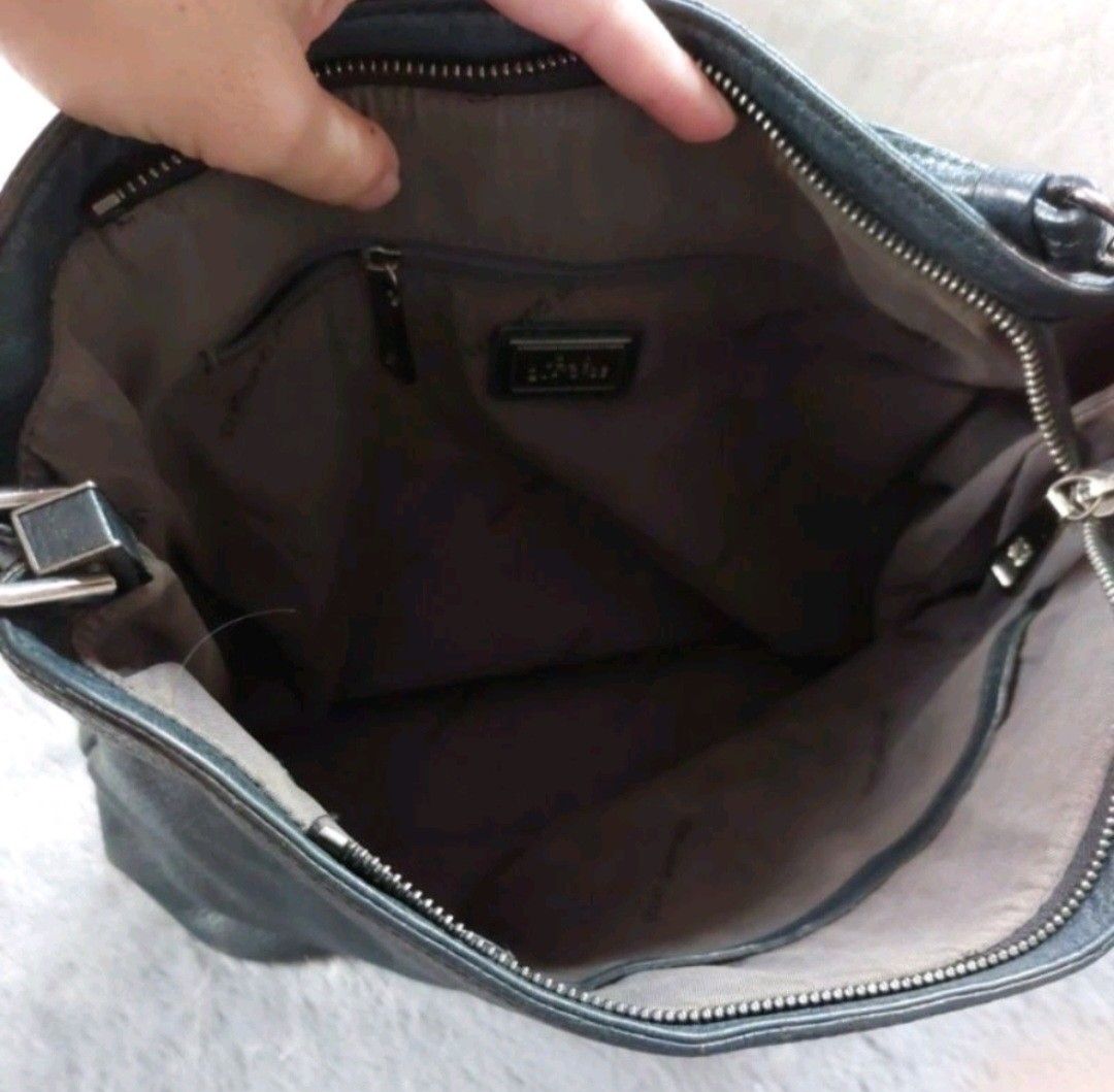 Louis quartos sling Bag warna hitam